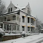 马雷萨纳特旅馆 酒店 3*